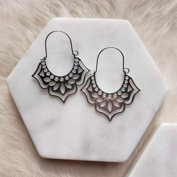 “Perforated Lotus” Lacey Punctured Ethnic Bollywood Floral Flower Petal Hoops - Picture 2 of 16